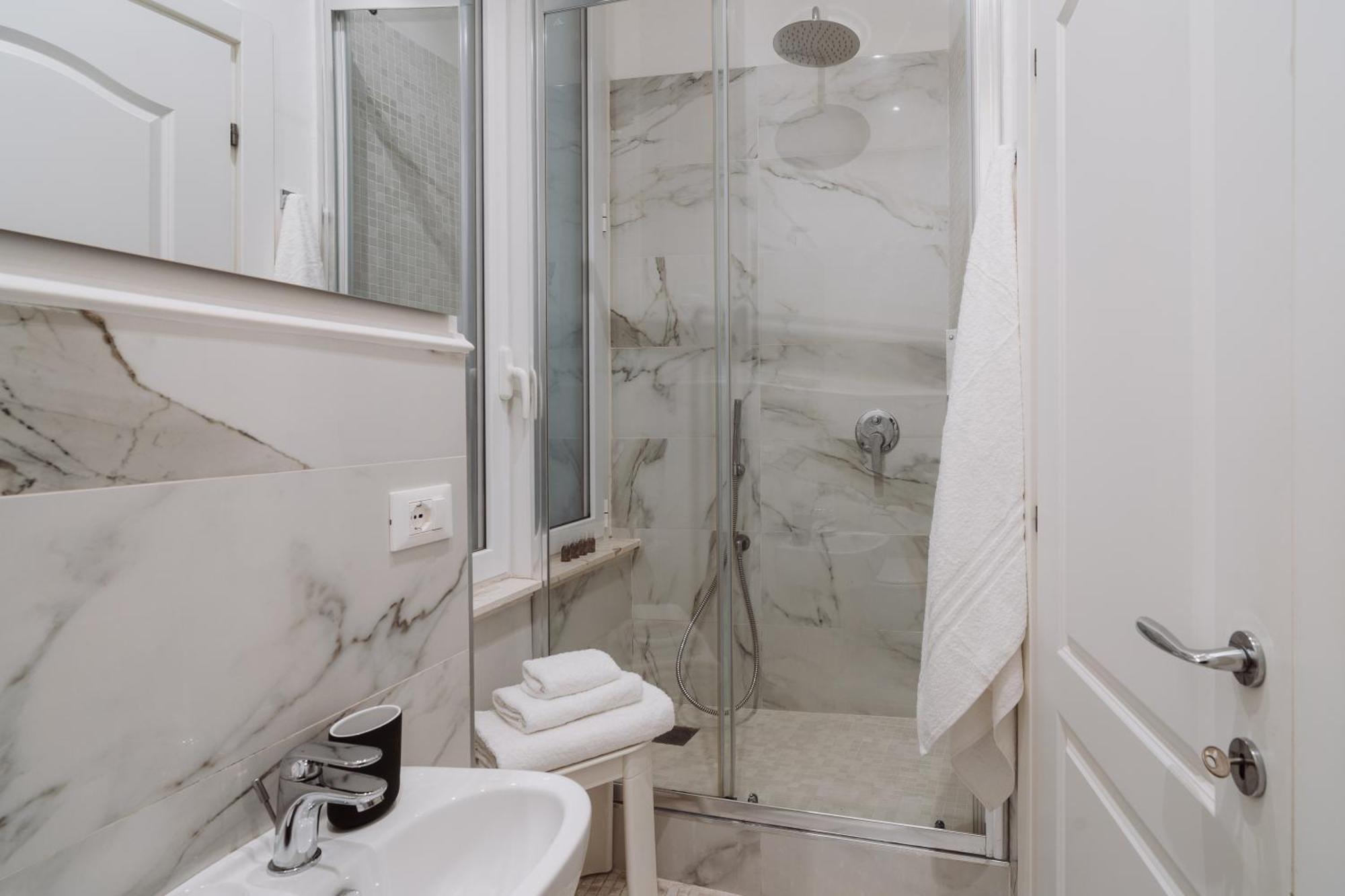 Rooms Genova Dei Rolli ภายนอก รูปภาพ